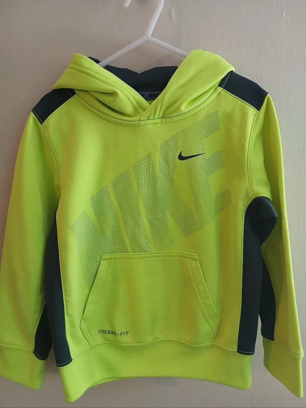 Nike Kids Neon Yellow and Black Therma-Fit Hoodie